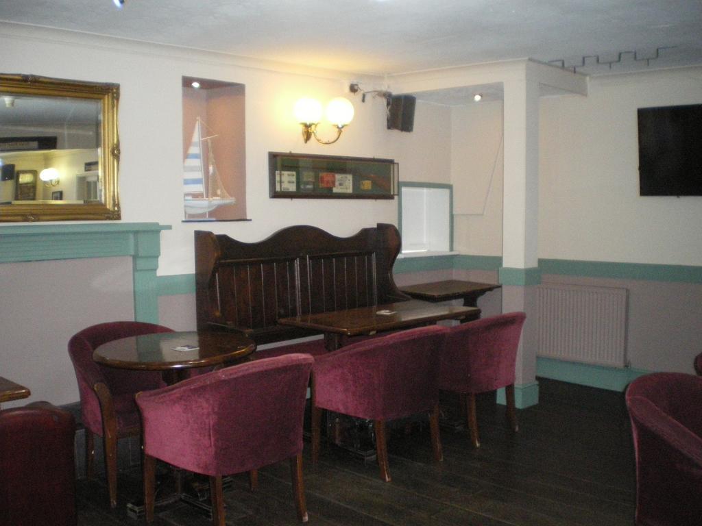 Crown Hotel Pwllheli Esterno foto