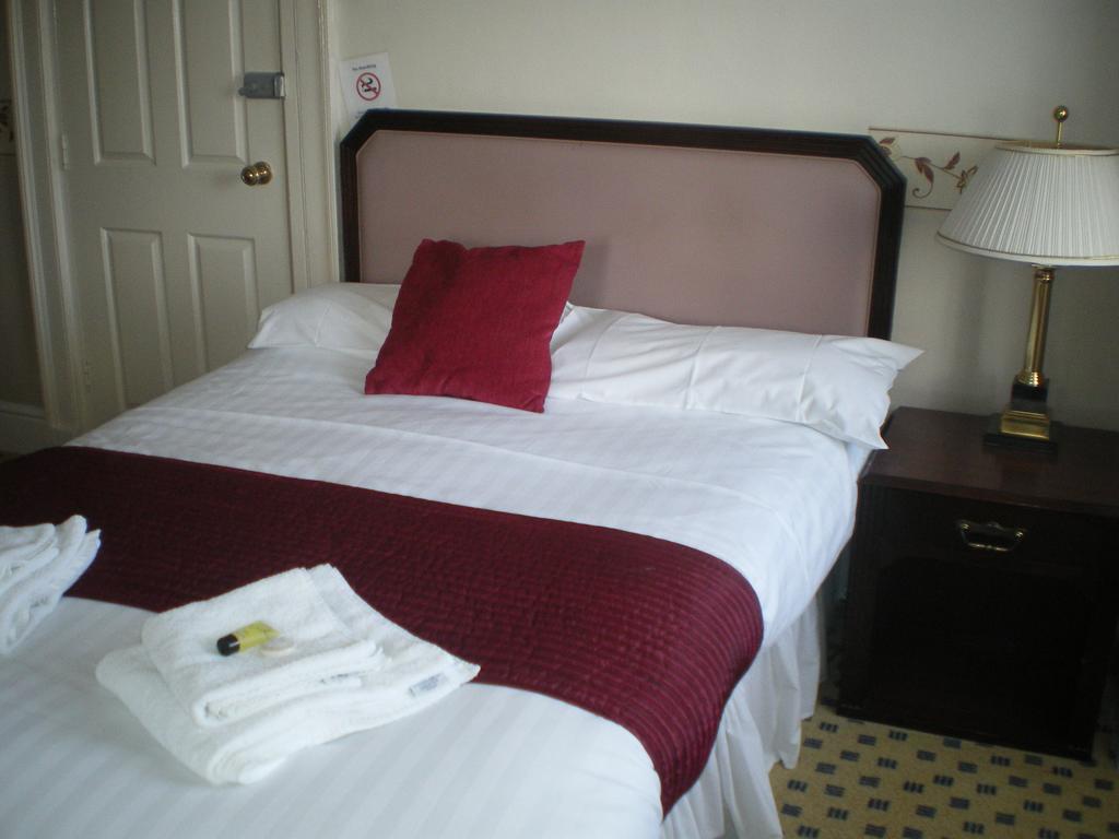 Crown Hotel Pwllheli Esterno foto