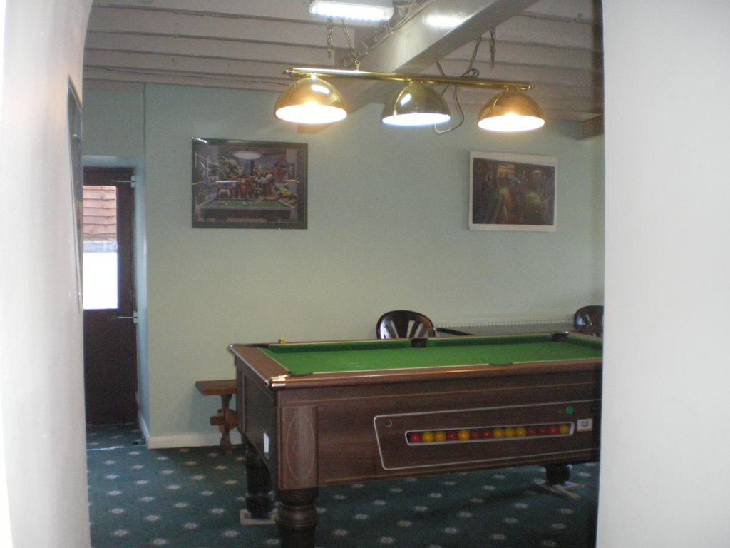 Crown Hotel Pwllheli Esterno foto