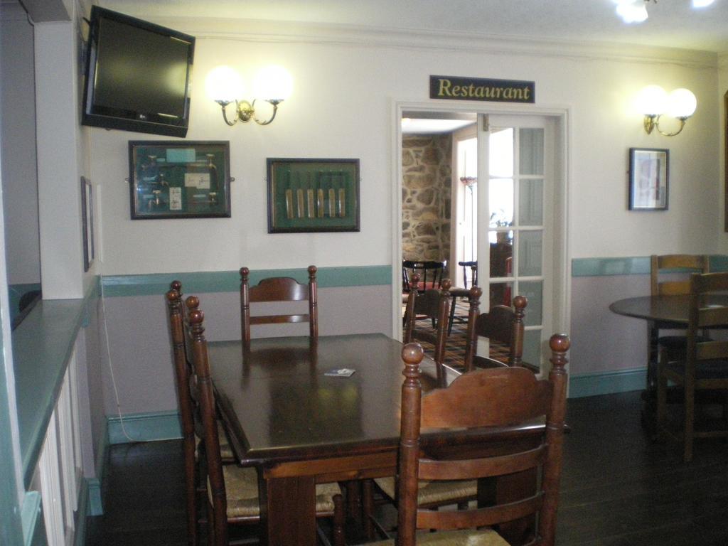 Crown Hotel Pwllheli Esterno foto