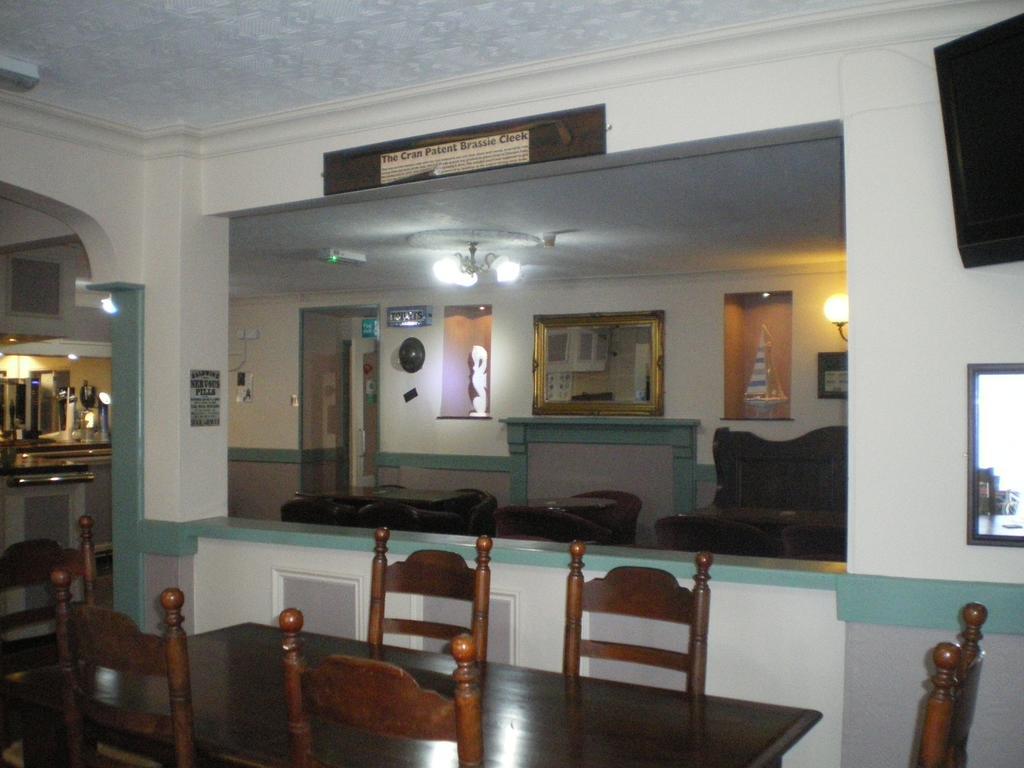 Crown Hotel Pwllheli Esterno foto