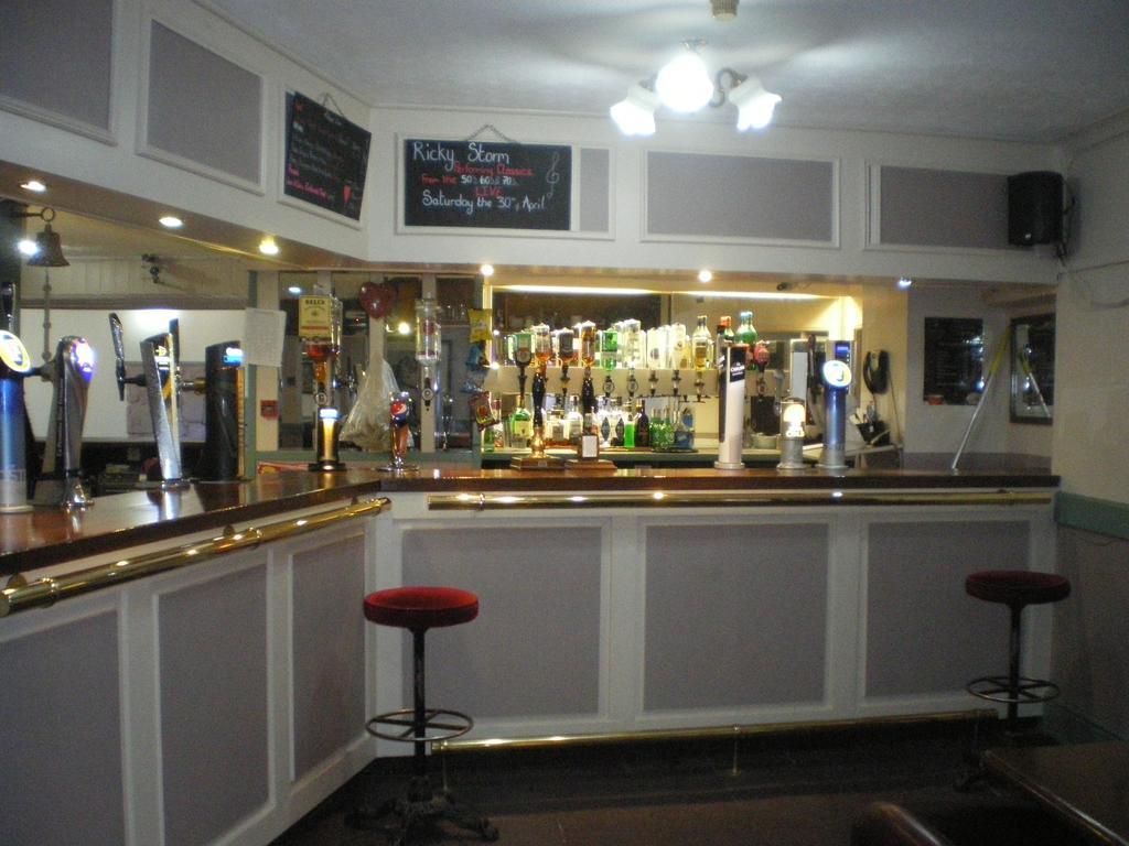 Crown Hotel Pwllheli Esterno foto
