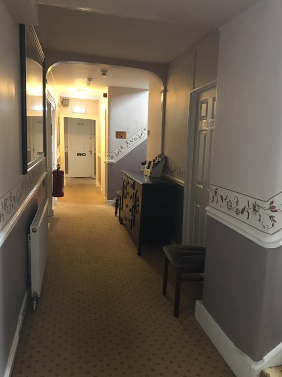 Crown Hotel Pwllheli Esterno foto