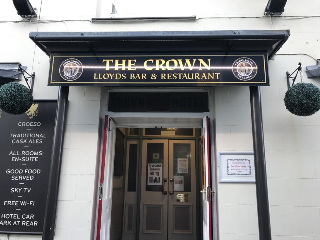 Crown Hotel Pwllheli Esterno foto